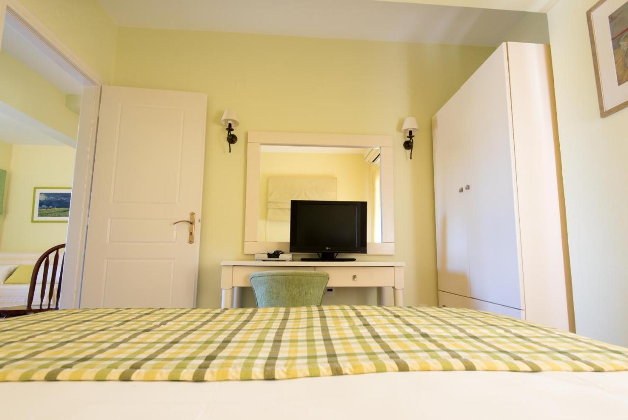 Myrties Boutique Apartments Bagian luar foto