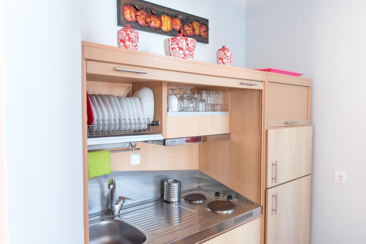 Myrties Boutique Apartments Bagian luar foto
