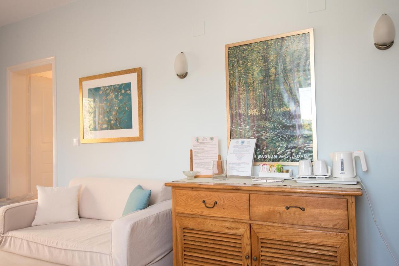 Myrties Boutique Apartments Bagian luar foto