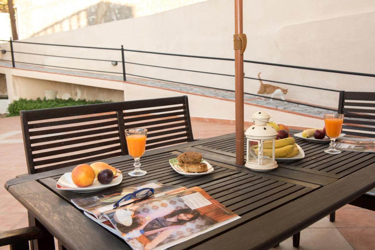 Myrties Boutique Apartments Bagian luar foto